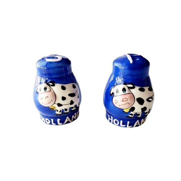 Painted 3D Cow 2" Ceramic Blue Salt Pepper Shaker Granny Core Cottage Core - Picture 9 of 9